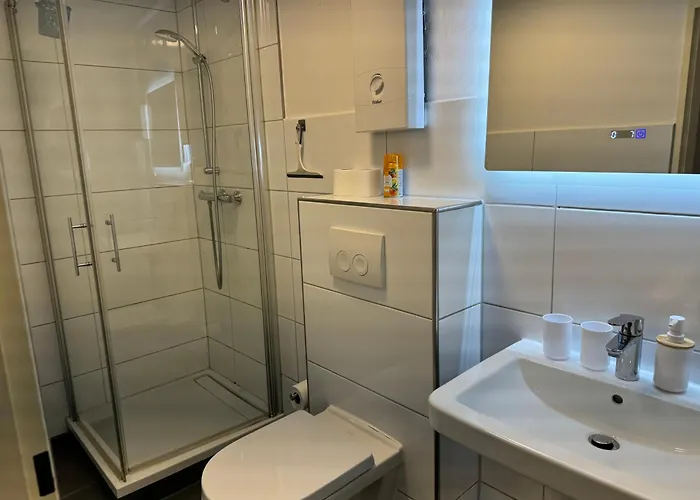 Fuer 3, Boxspringbetten, Kueche, Smart Tv, Internet *