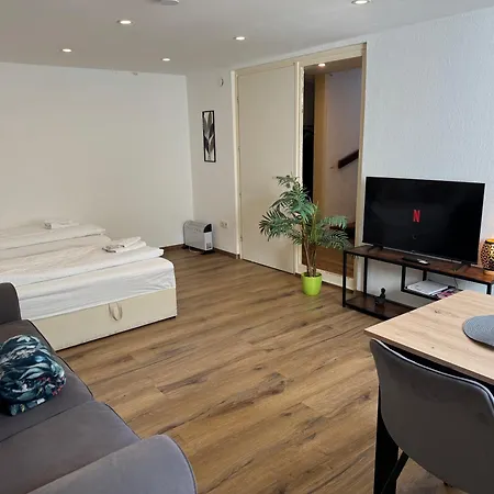 アパート Fuer 3, 2 Boxspringbetten, Internet & Parkplatz