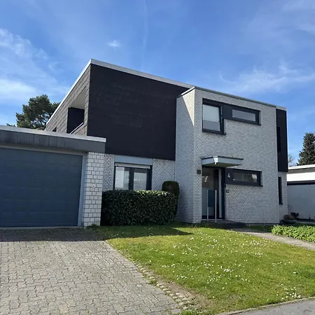 Fuer 3, 2 Boxspringbetten, Internet & Parkplatz * ドルトムント